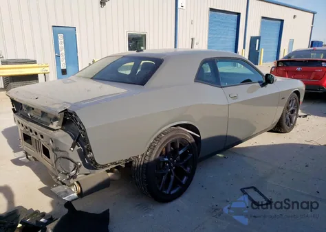 2023 Dodge Challenger R/T z USA, uszkodzony, nr VIN 2C3CDZBT6PH618141